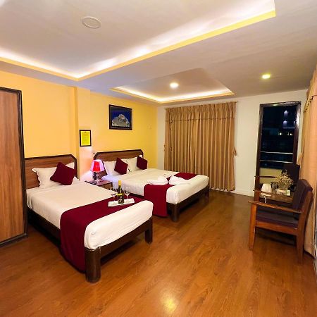 Thamel Grand Hotel Катманду Екстериор снимка