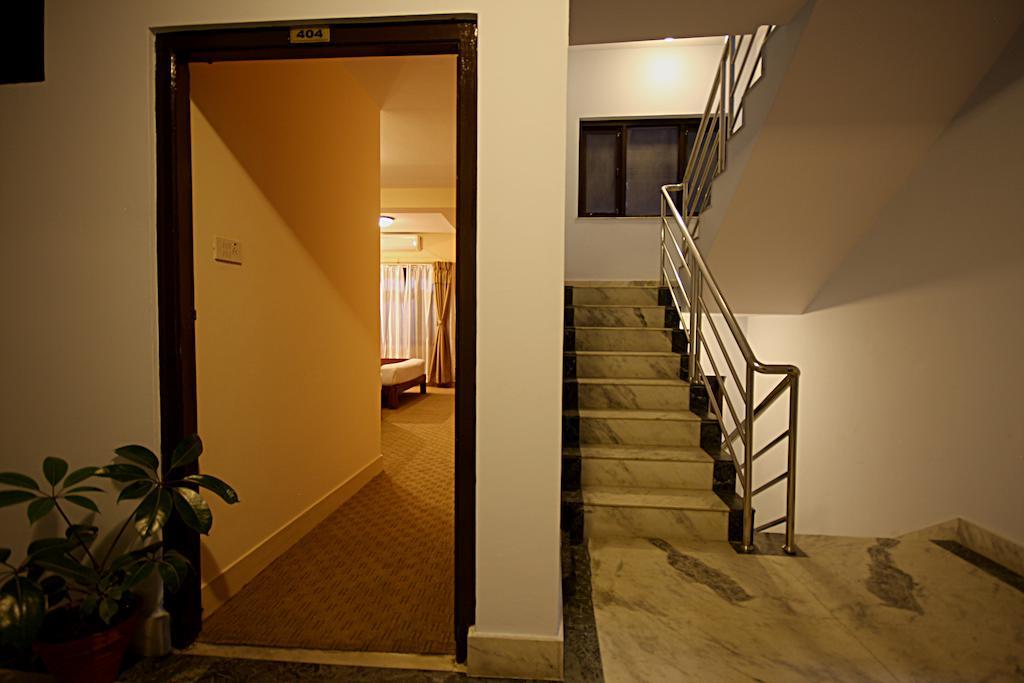Thamel Grand Hotel Катманду Екстериор снимка