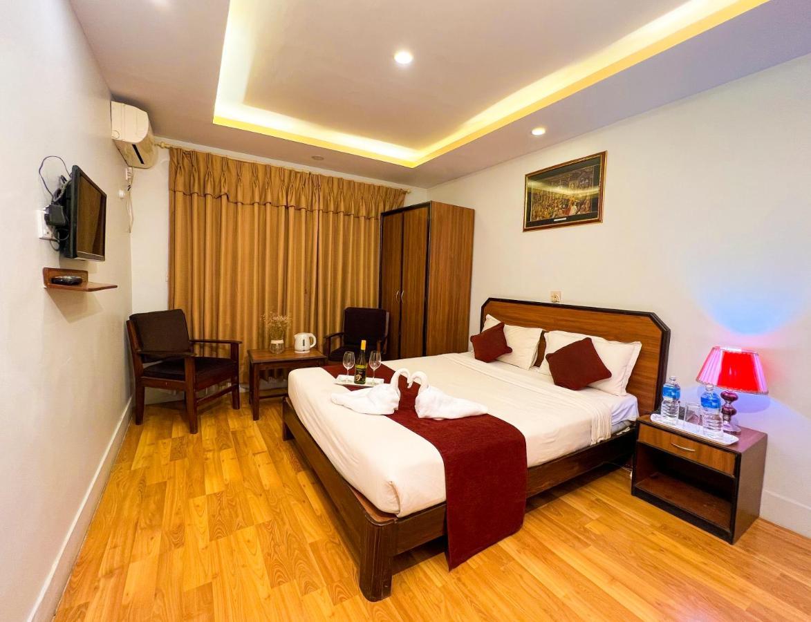 Thamel Grand Hotel Катманду Екстериор снимка