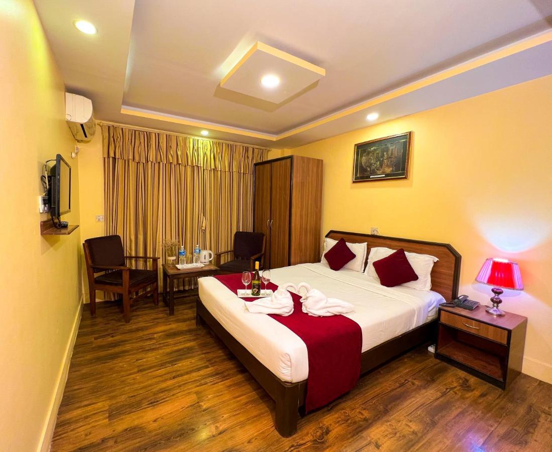 Thamel Grand Hotel Катманду Екстериор снимка