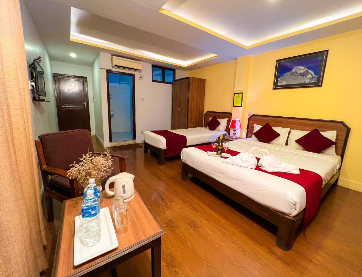 Thamel Grand Hotel Катманду Екстериор снимка