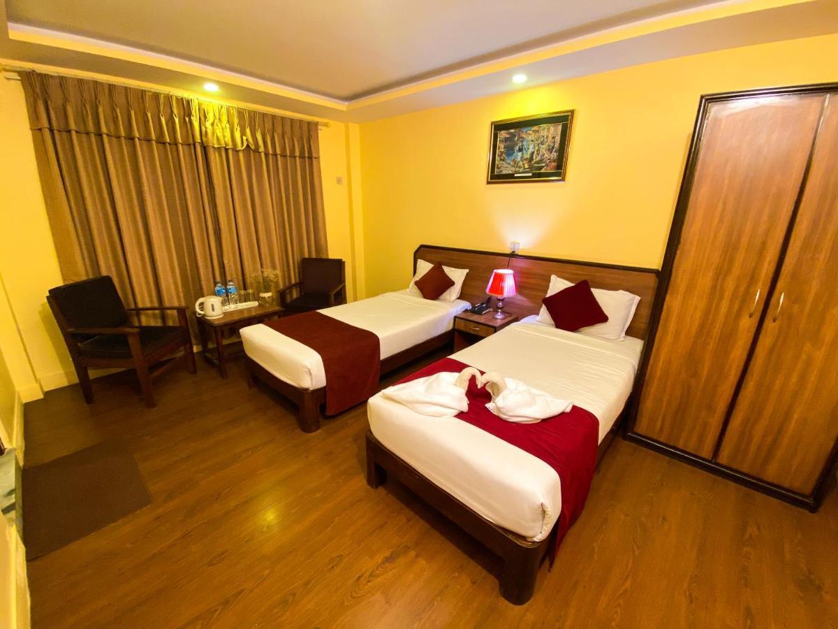 Thamel Grand Hotel Катманду Екстериор снимка