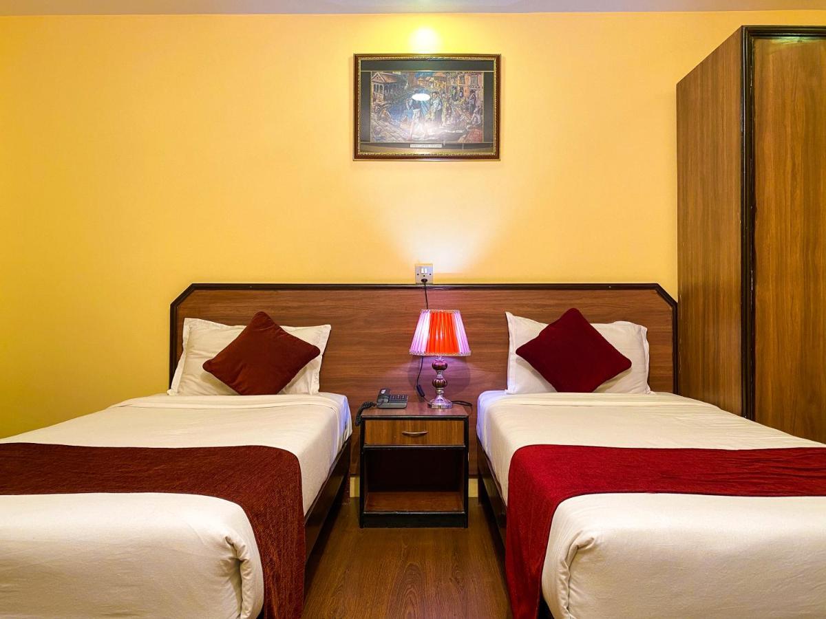 Thamel Grand Hotel Катманду Екстериор снимка