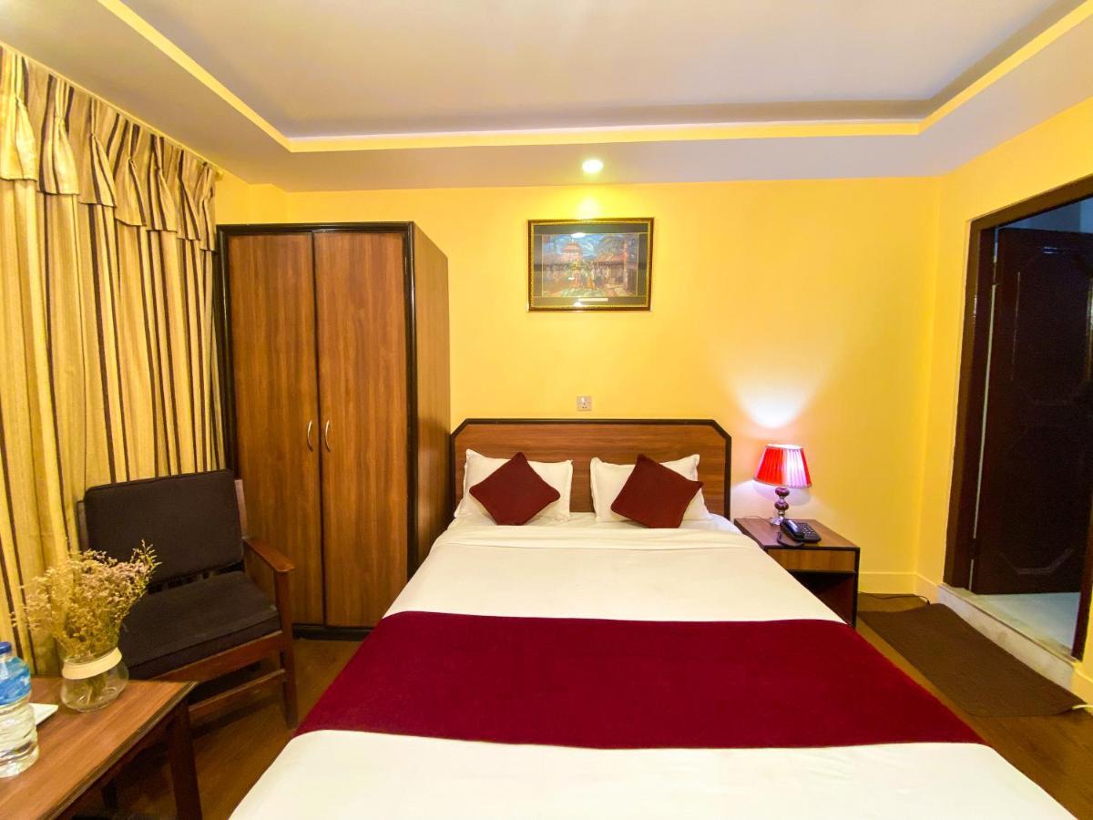Thamel Grand Hotel Катманду Екстериор снимка