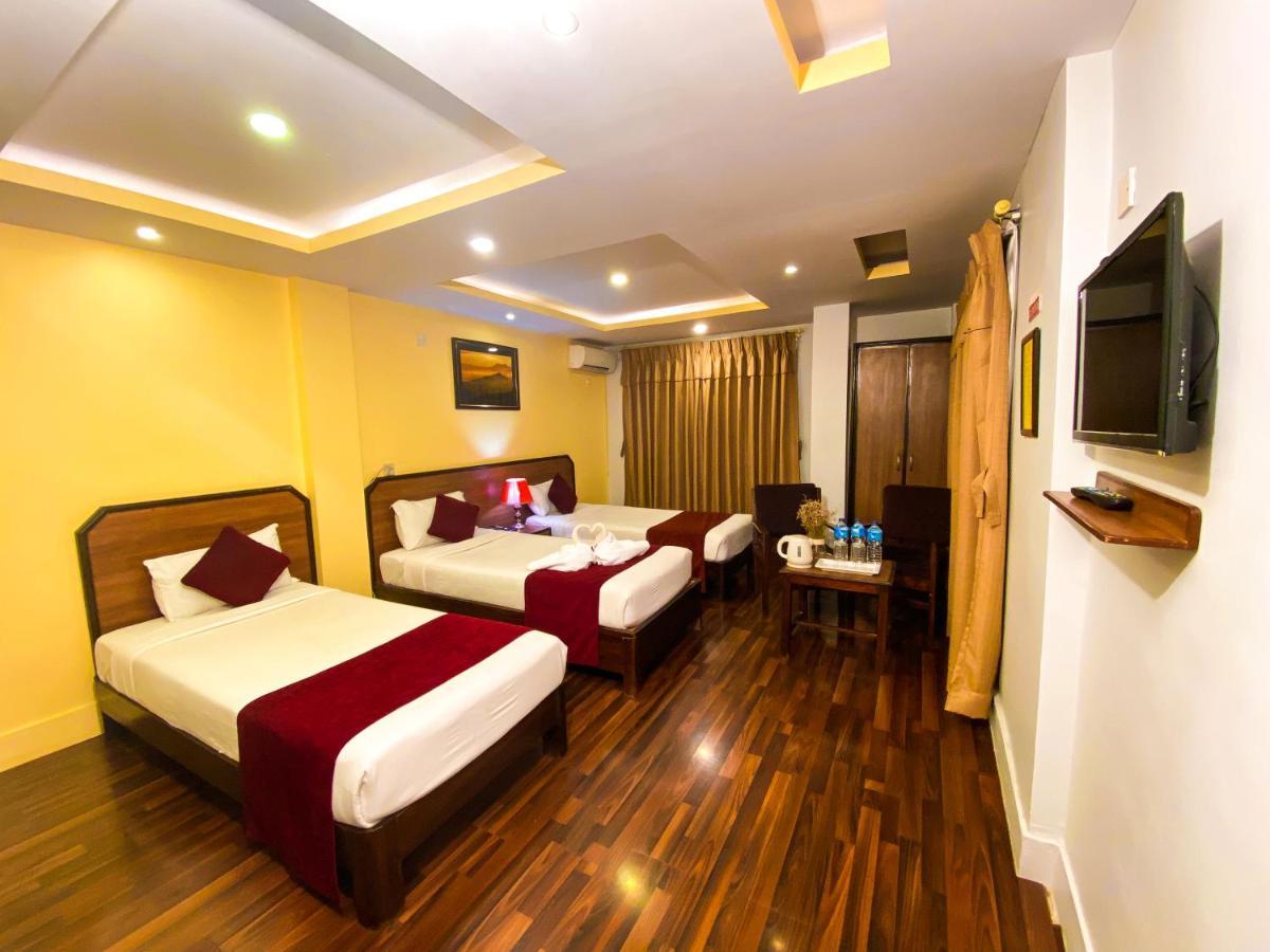 Thamel Grand Hotel Катманду Екстериор снимка