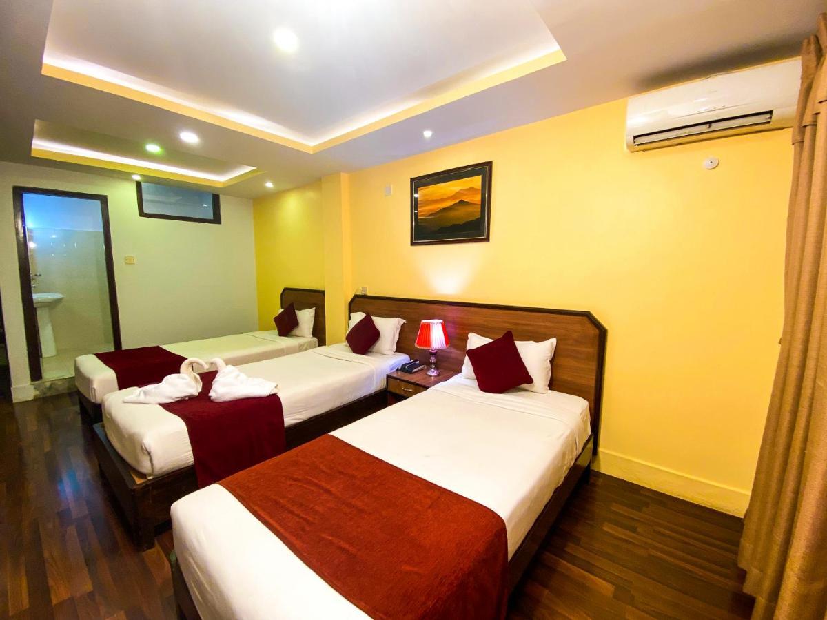 Thamel Grand Hotel Катманду Екстериор снимка