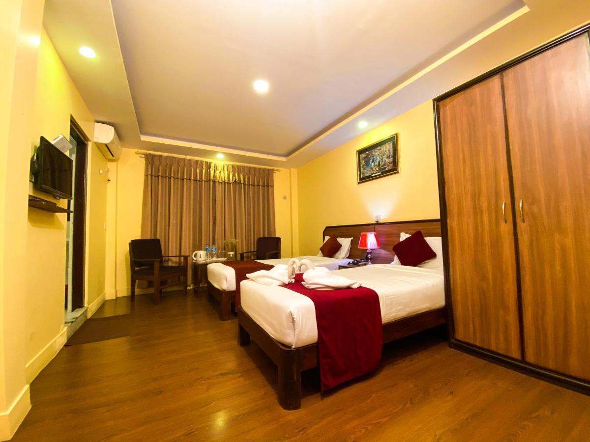 Thamel Grand Hotel Катманду Екстериор снимка