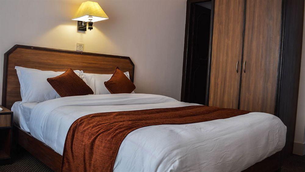 Thamel Grand Hotel Катманду Екстериор снимка