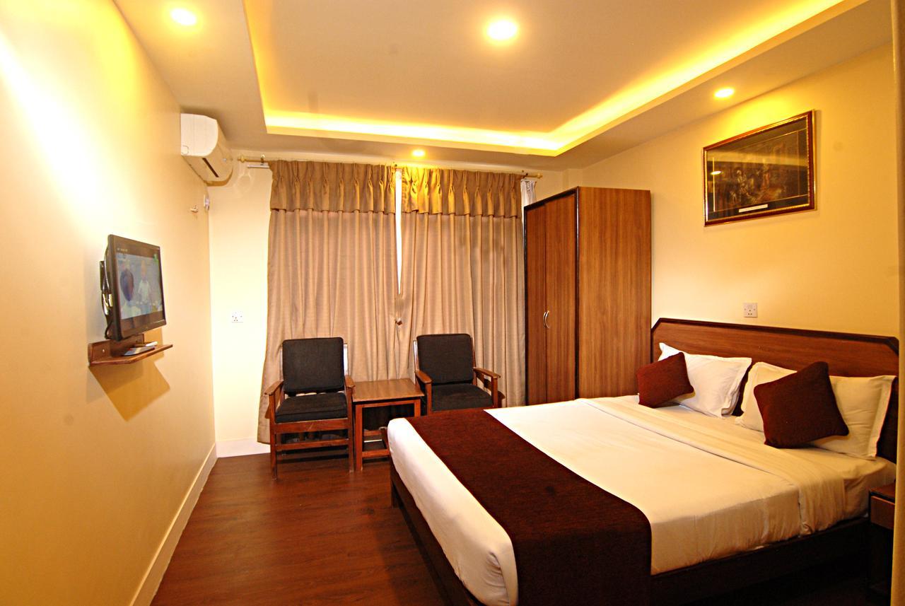 Thamel Grand Hotel Катманду Екстериор снимка