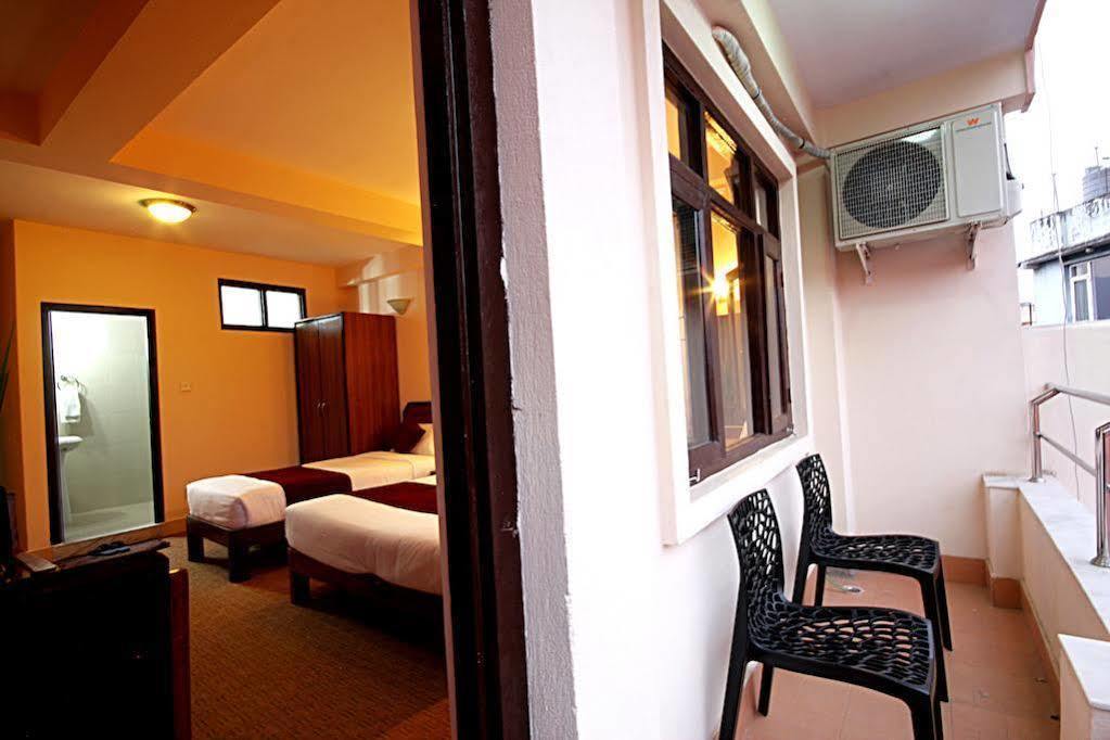 Thamel Grand Hotel Катманду Екстериор снимка