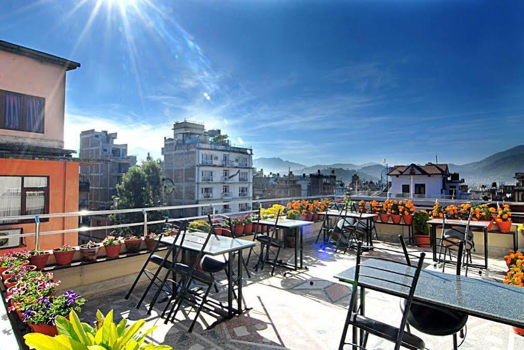 Thamel Grand Hotel Катманду Екстериор снимка
