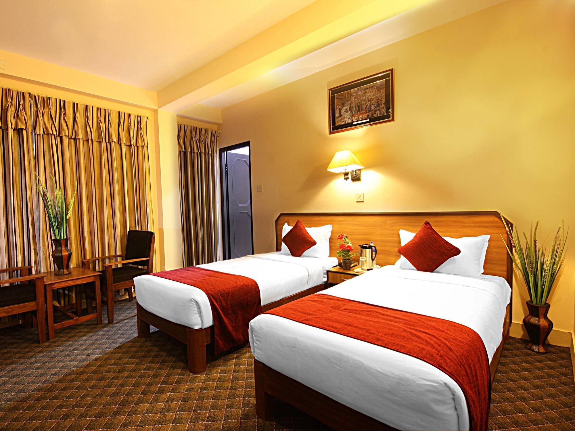 Thamel Grand Hotel Катманду Екстериор снимка